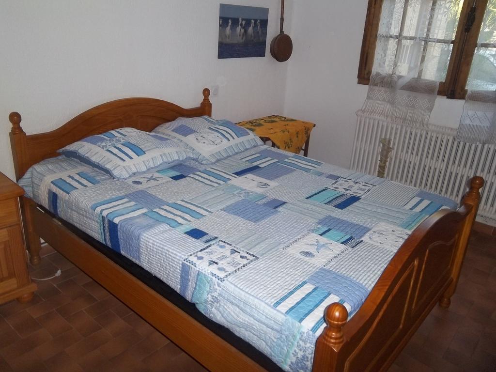 B&B Le Petit Frigouye Rochefort-du-Gard Værelse billede