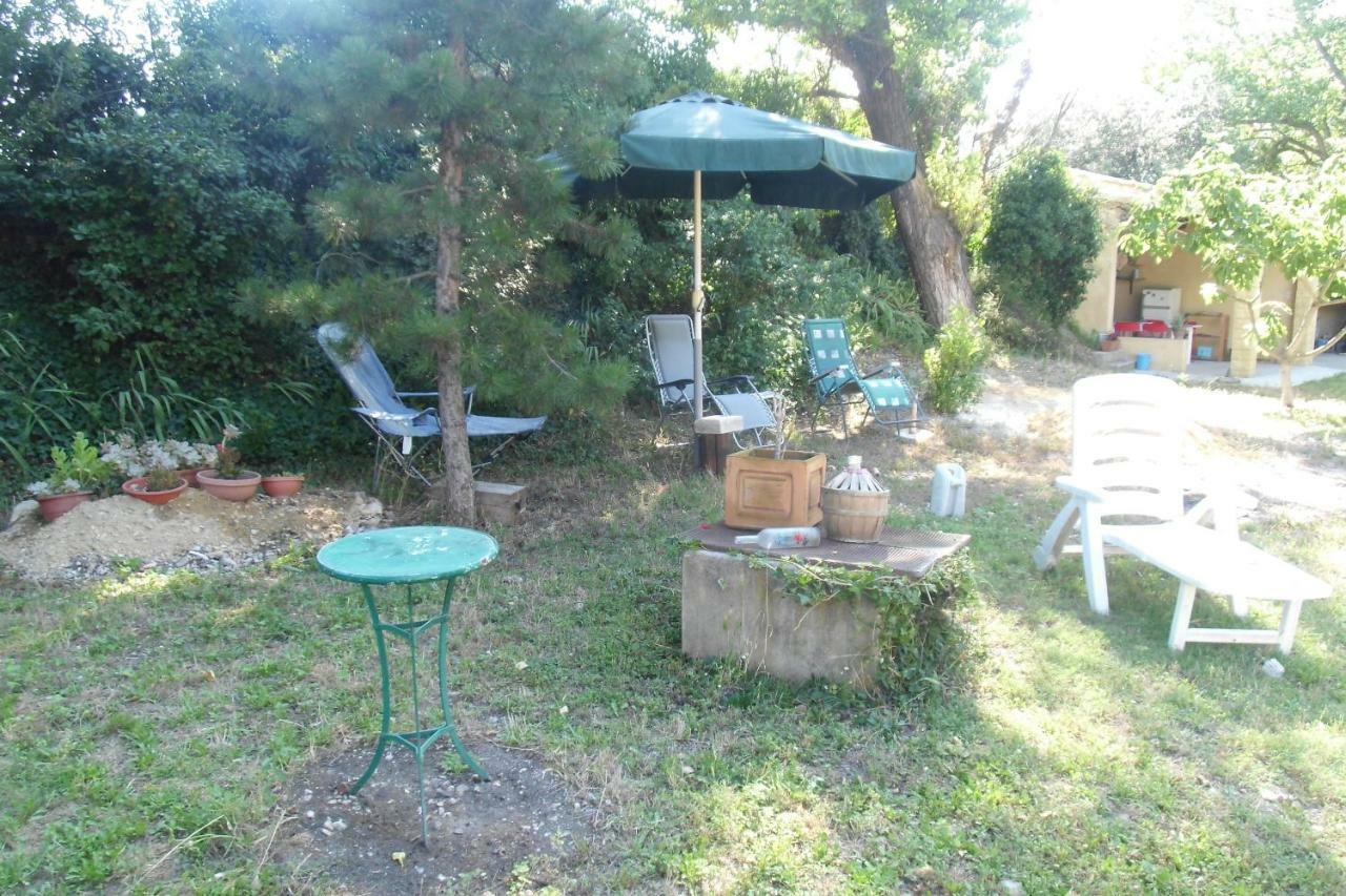 B&B Le Petit Frigouye Rochefort-du-Gard Eksteriør billede